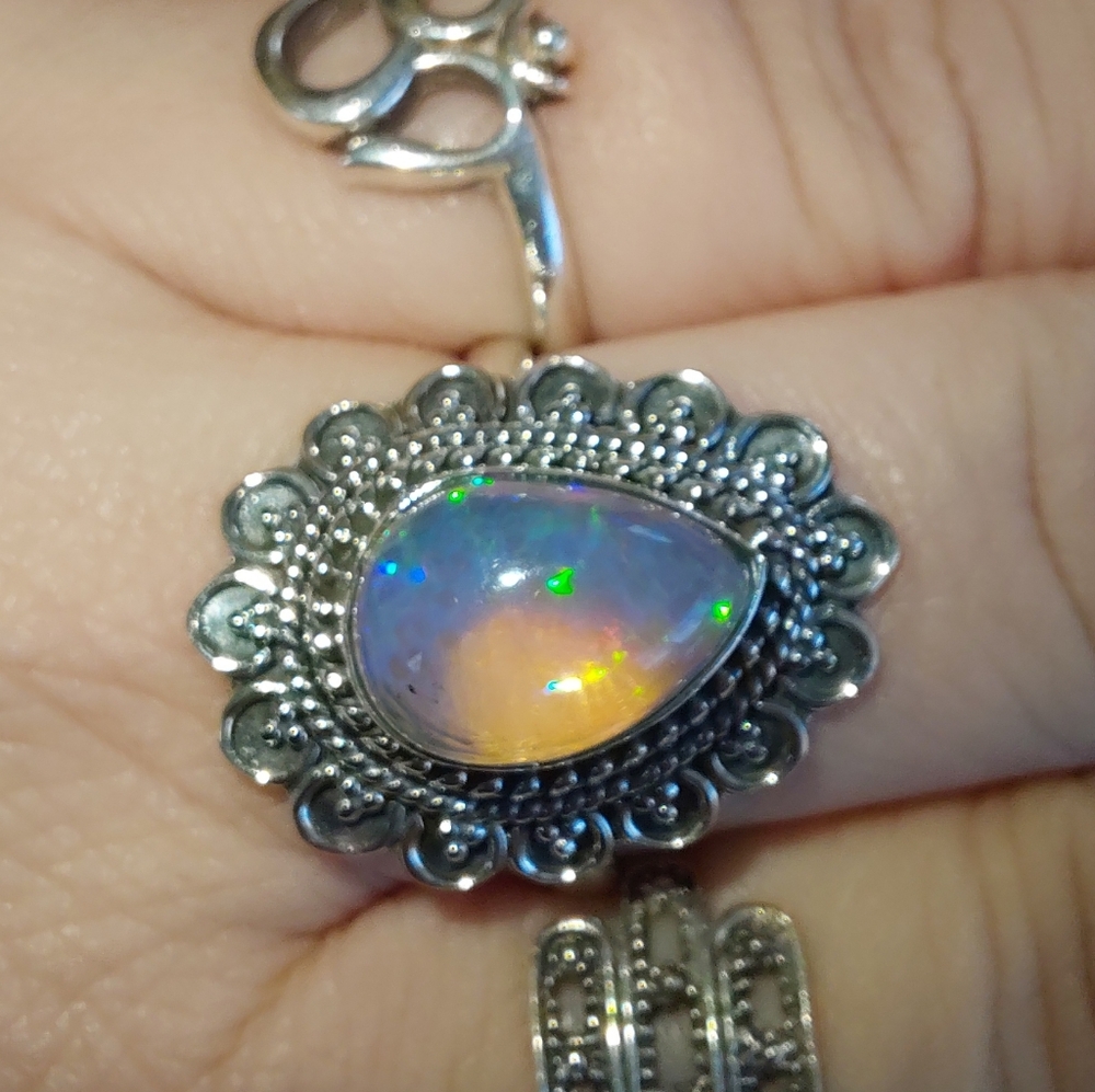 Elegant Ethiopian Opal Silver Ring Size 11 - Picture 13 of 15